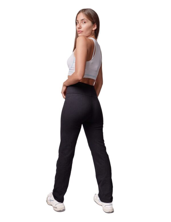 Calza recta de mujer marca Kalypzo 3